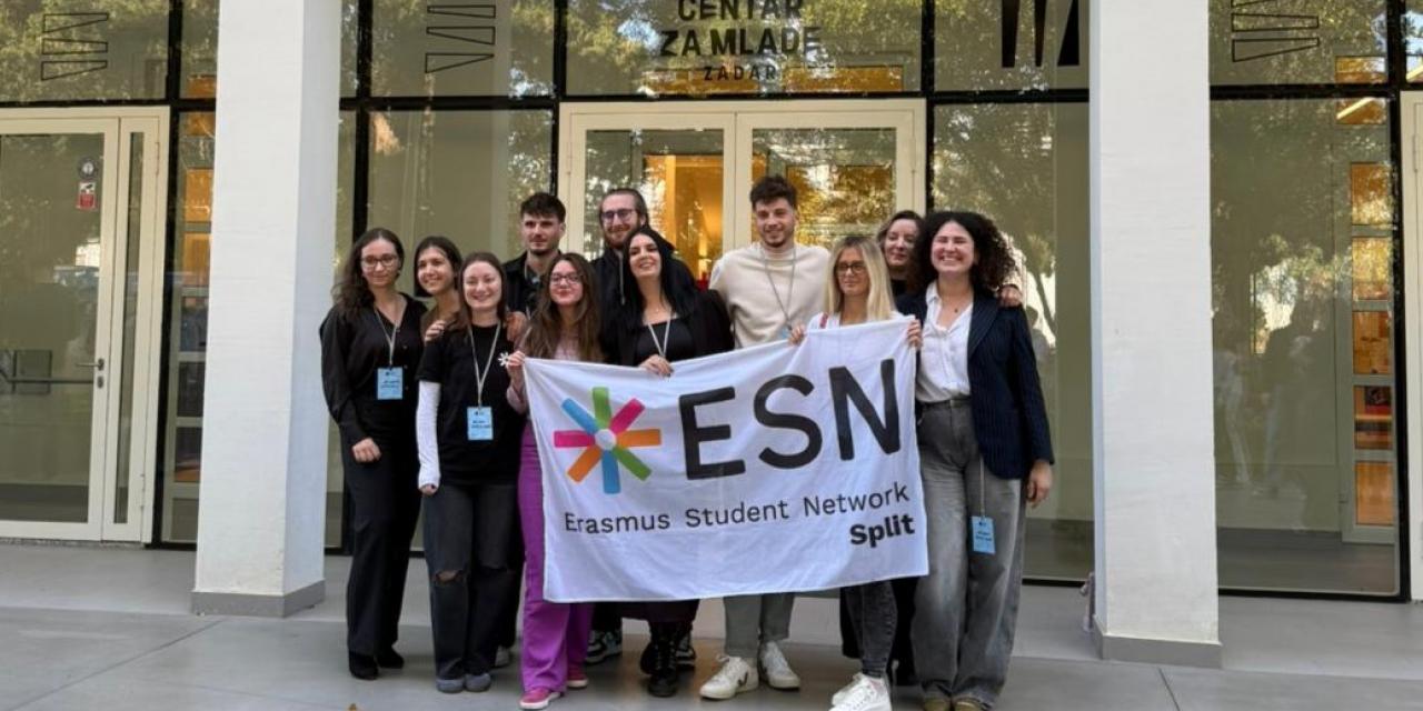 Delegacija ESN-a Split ispred Centra za mlade Zadar gdje se održala Nacionalna Platforma